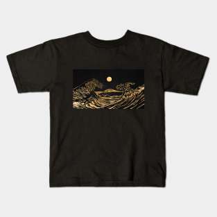 Hokusai wave gold line Kids T-Shirt